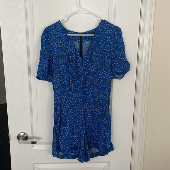 Maje Ilona Playsuit Leopard Print Satin V-Neck Ruched Front Romper size 38 - Picture 3 of 10